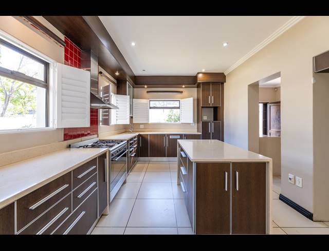 4 BEDROOM HOUSE FOR SALE IN BRYANSTON